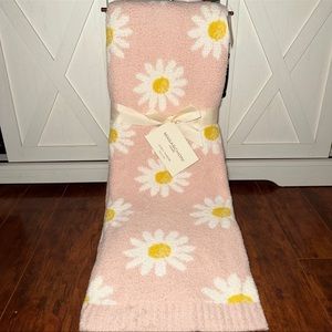 Magaschoni Pink Daisy Throw Blanket